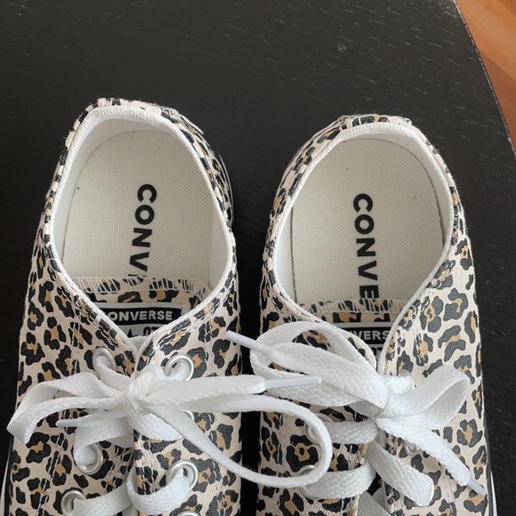 Converse! - Picture 3 of 4